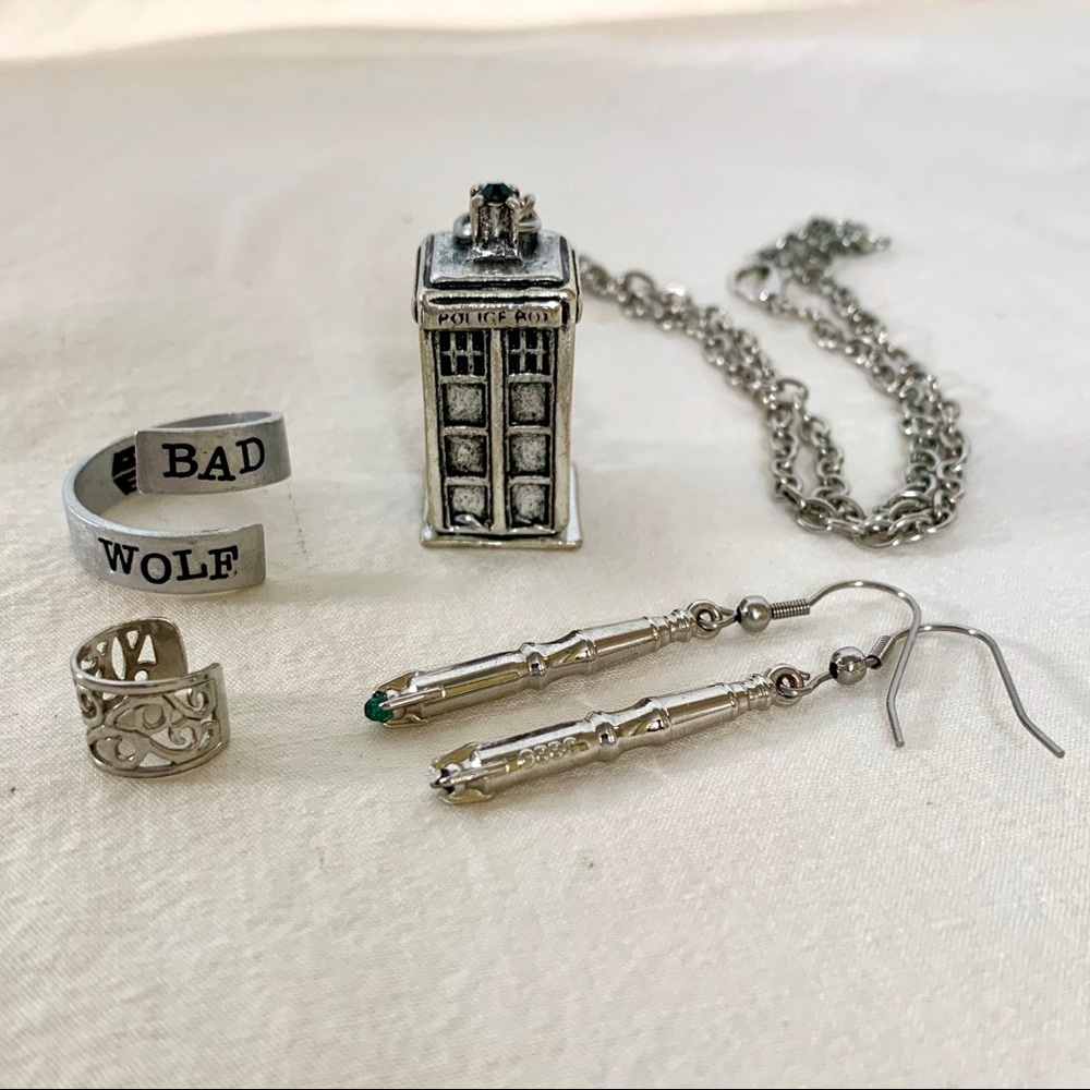 Doctor Who Jewelry Set
